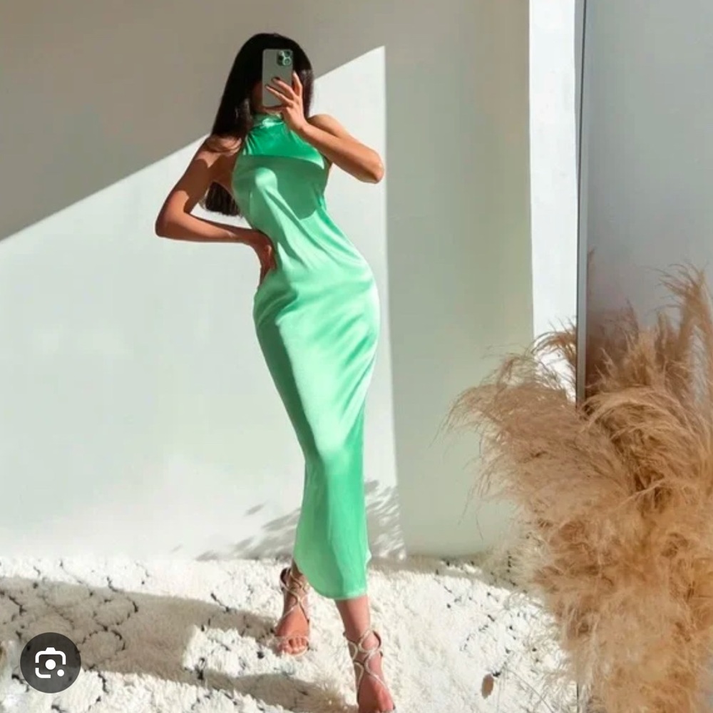 Elegant Green Halter Maxi Dress